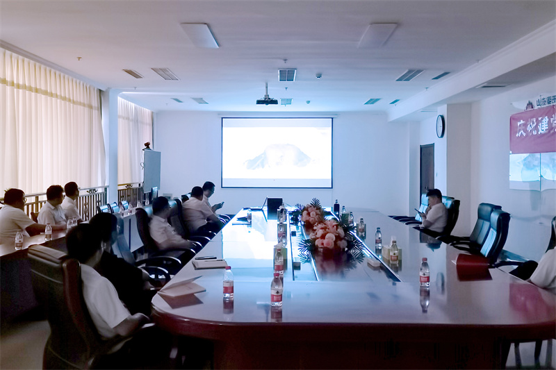 观看红色影片 (2) 观看红色影片 (2)